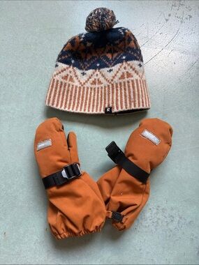 Reima Orange Winter Mittens with Patterned Pom Beanie